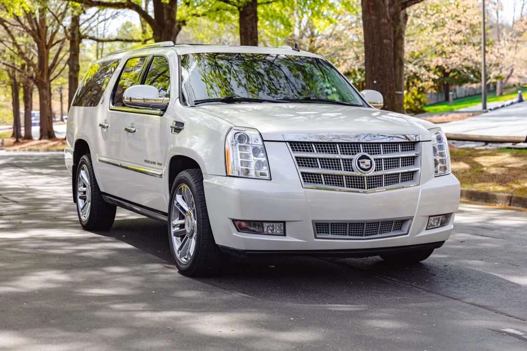 2010 Cadillac Escalade & EXT 3rd Gen - Image 8 of 31