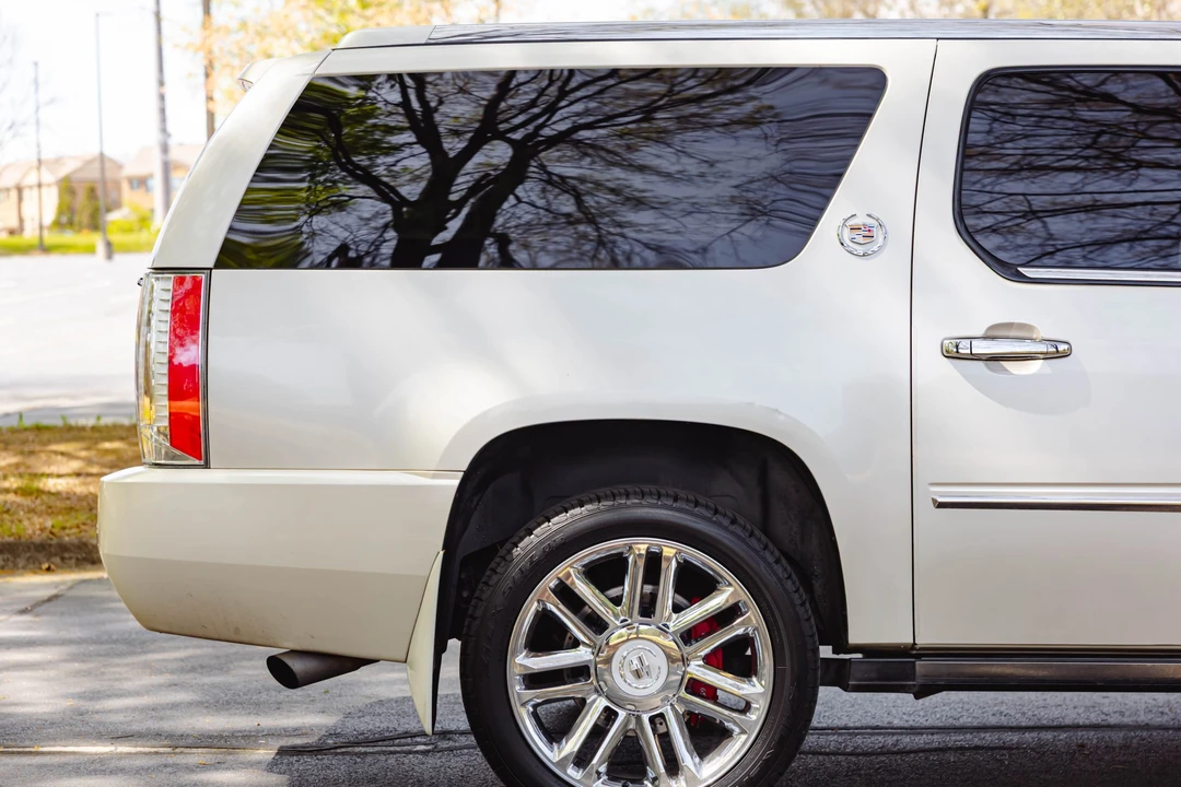 2010 Cadillac Escalade & EXT 3rd Gen - Image 31 of 31