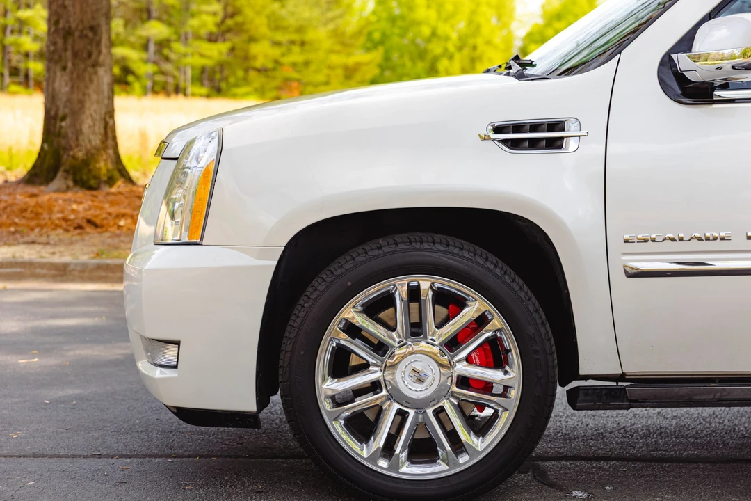 2010 Cadillac Escalade & EXT 3rd Gen - Image 27 of 31
