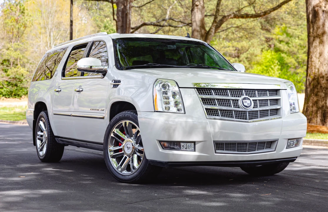 2010 Cadillac Escalade & EXT 3rd Gen - Image 9 of 31