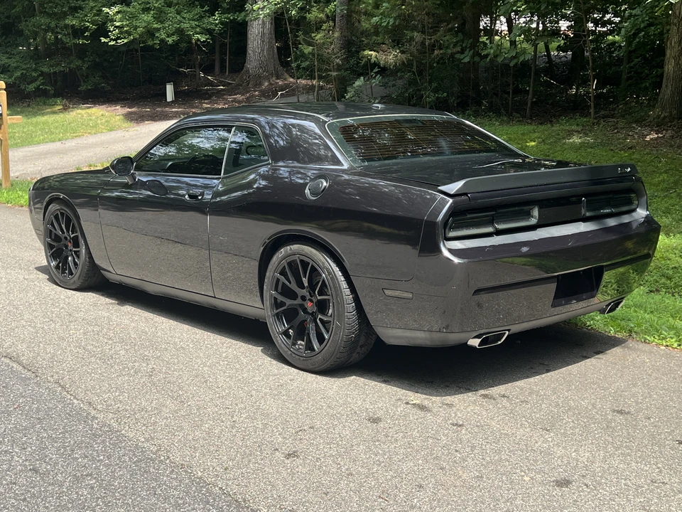 2010 Dodge Challenger SRT8 & 392 3rd Gen - Image 3 of 31