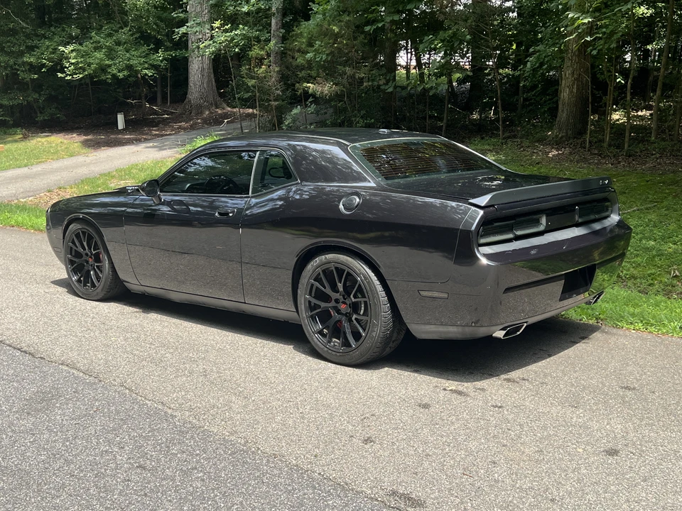 2010 Dodge Challenger SRT8 & 392 3rd Gen - Image 4 of 31