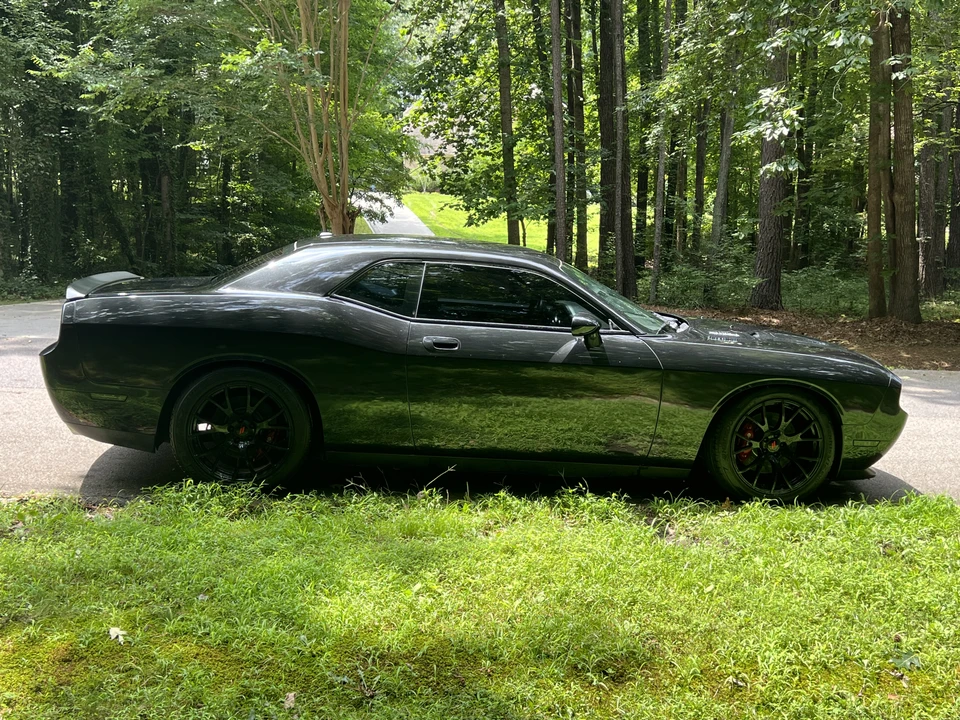 2010 Dodge Challenger SRT8 & 392 3rd Gen - Image 7 of 31