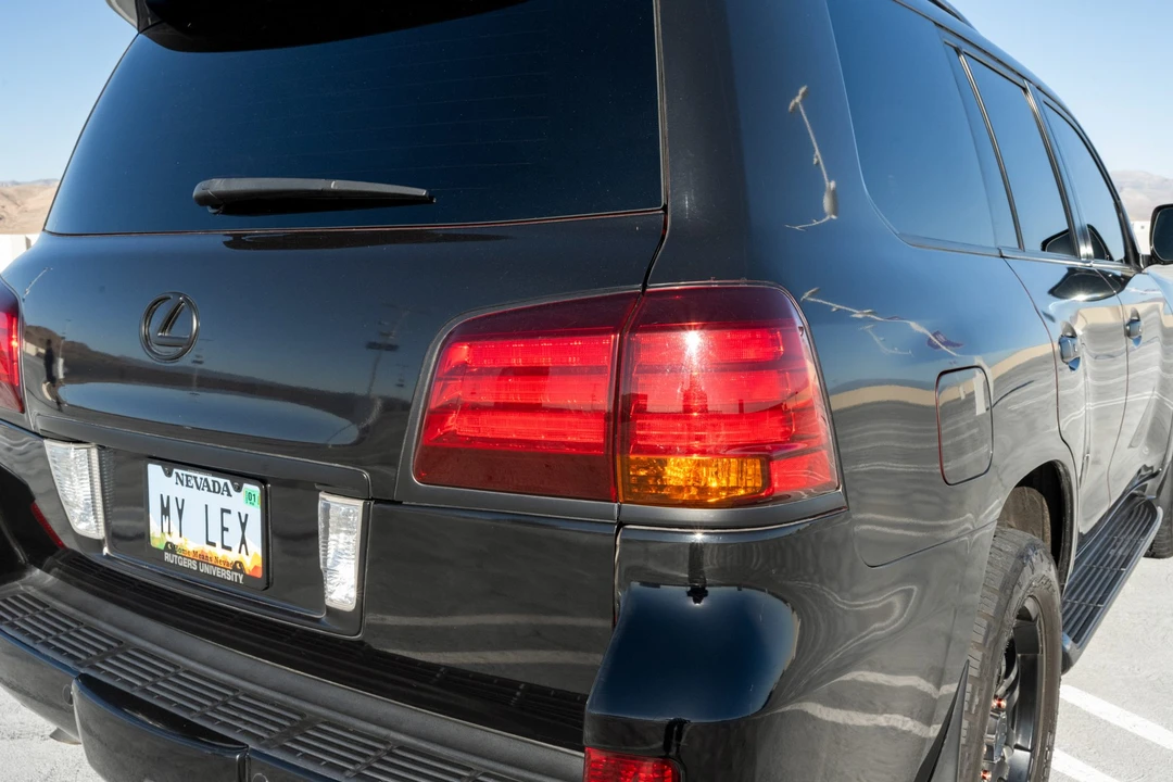 2011 Lexus LX 2nd Gen - Image 24 of 31