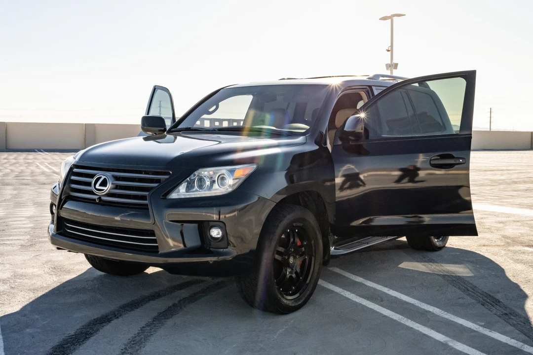 2011 Lexus LX 2nd Gen - Image 15 of 31