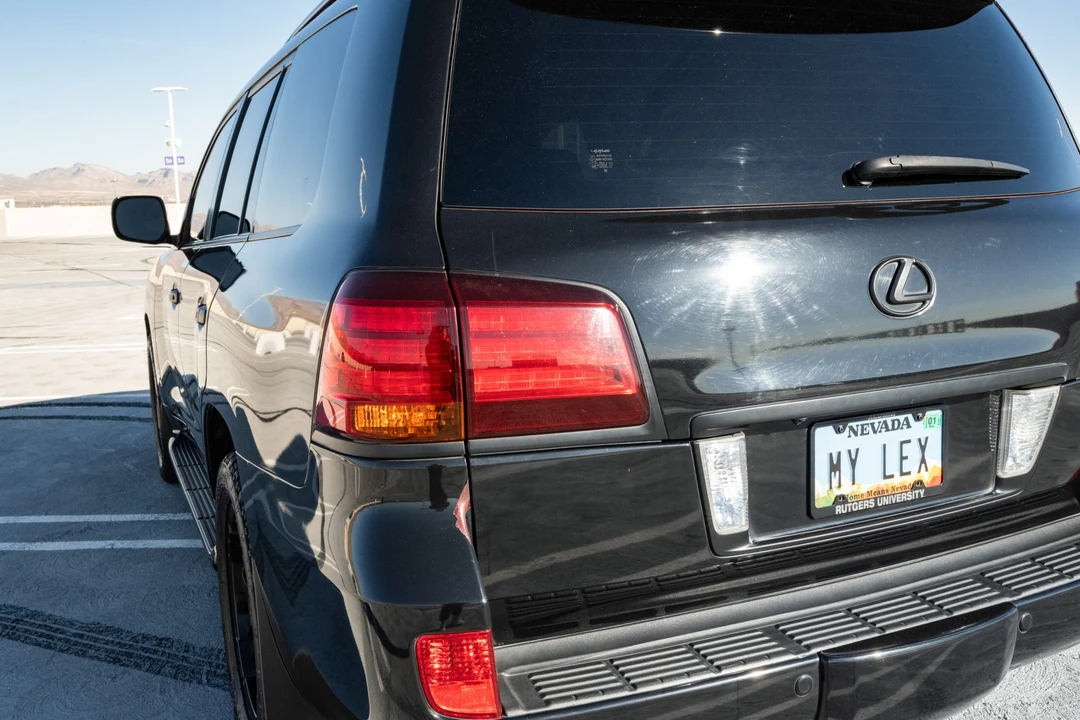 2011 Lexus LX 2nd Gen - Image 23 of 31
