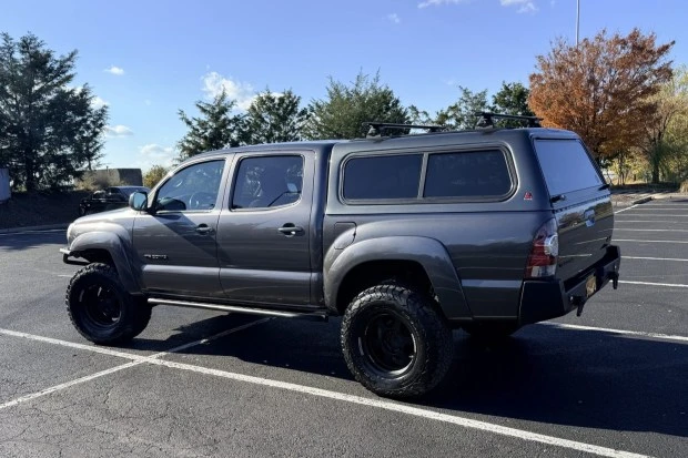 2011 Toyota Tacoma 2nd Gen - Image 2 of 8