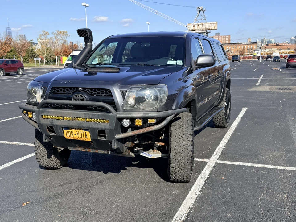 2011 Toyota Tacoma 2nd Gen - Image 8 of 31