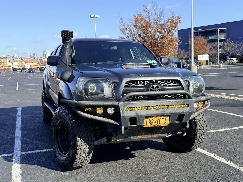 2011 Toyota Tacoma 2nd Gen - Image 4 of 31
