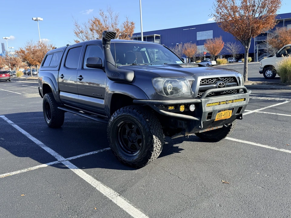 2011 Toyota Tacoma 2nd Gen - Image 2 of 31