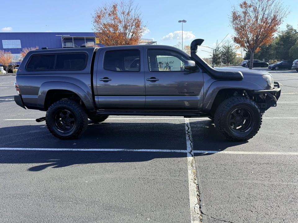 2011 Toyota Tacoma 2nd Gen - Image 24 of 31