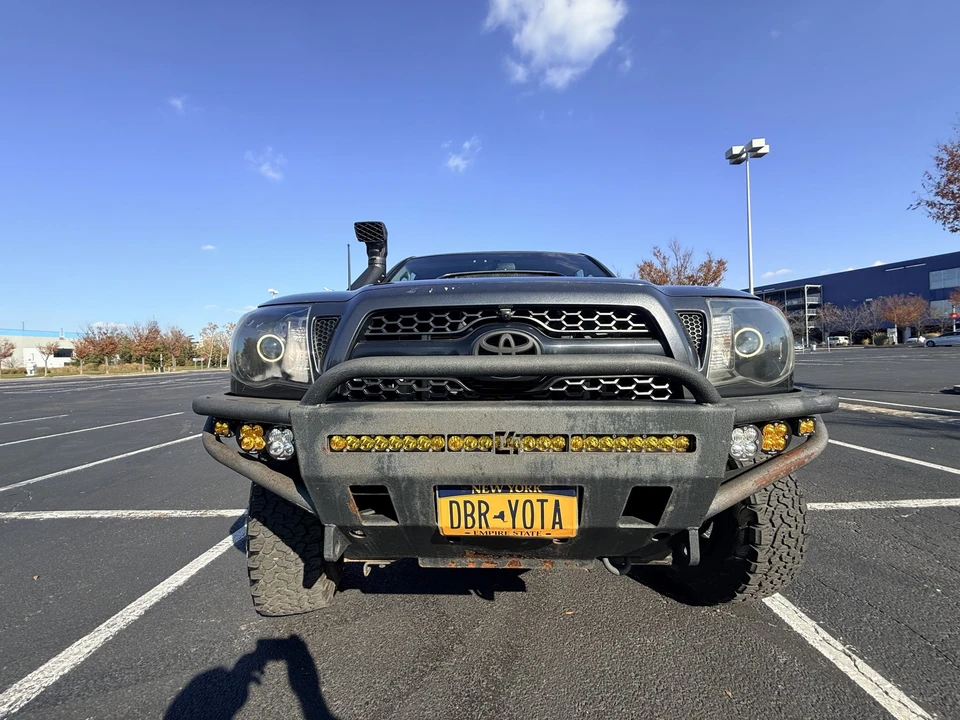 2011 Toyota Tacoma 2nd Gen - Image 5 of 31
