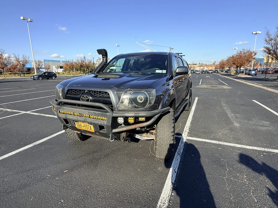 2011 Toyota Tacoma 2nd Gen - Image 7 of 31
