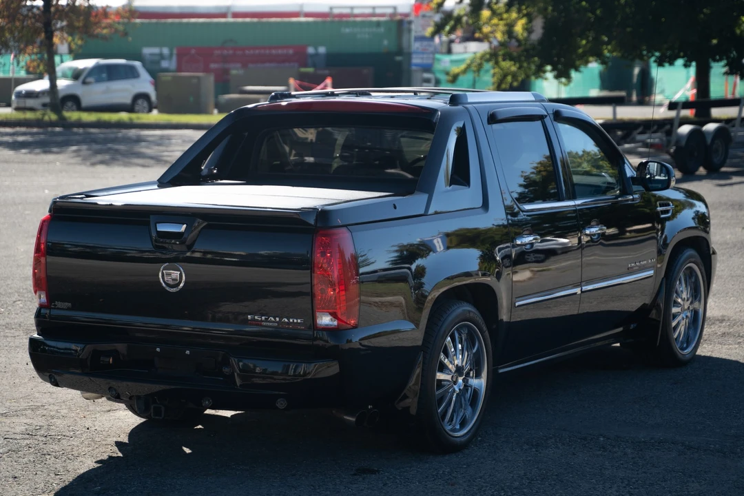 2012 Cadillac Escalade & EXT 3rd Gen - Image 16 of 31