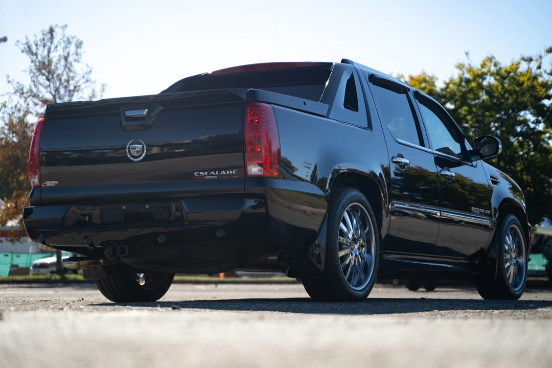 2012 Cadillac Escalade & EXT 3rd Gen - Image 18 of 31
