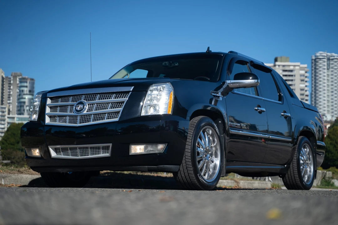 2012 Cadillac Escalade & EXT 3rd Gen - Image 2 of 31