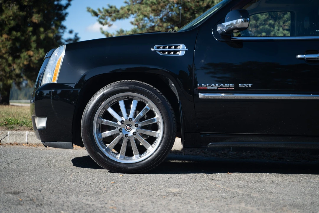 2012 Cadillac Escalade & EXT 3rd Gen - Image 31 of 31