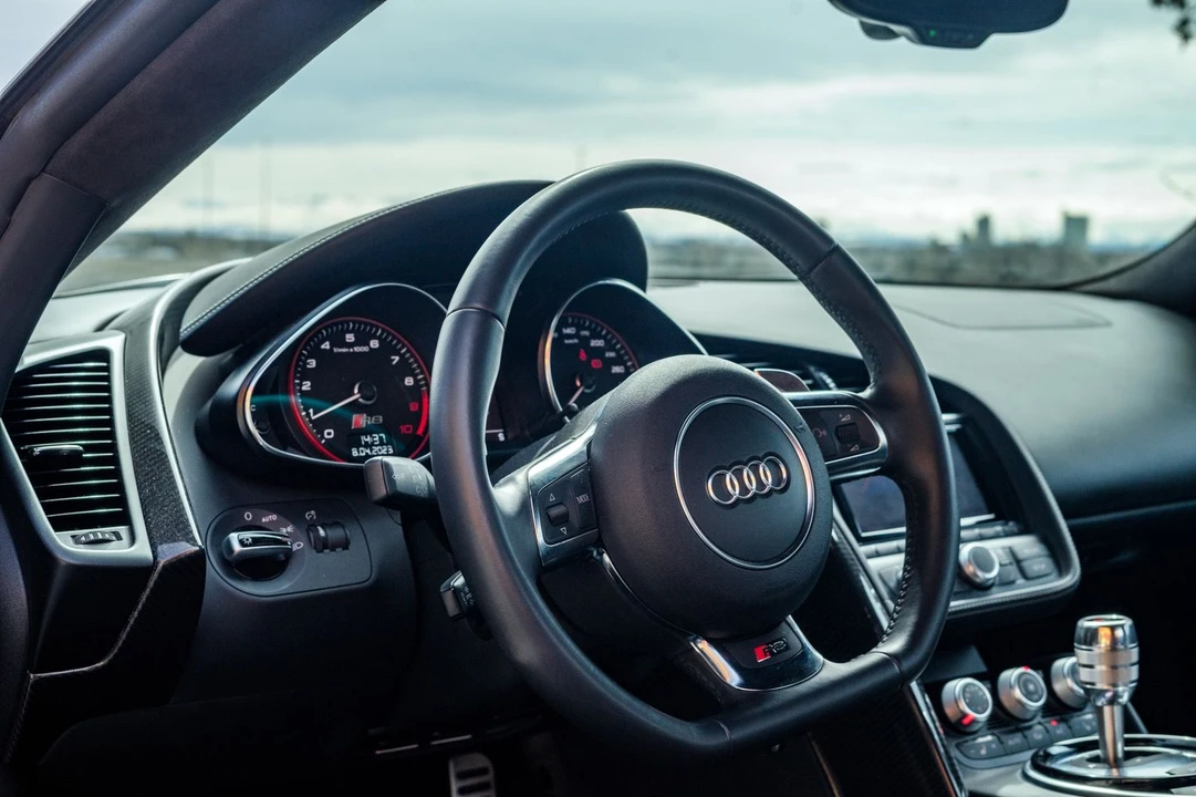 2014 Audi 42 R8 - Image 23 of 31