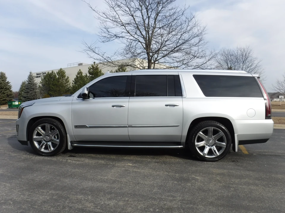 2015 Cadillac Escalade 4th Gen - Image 2 of 4