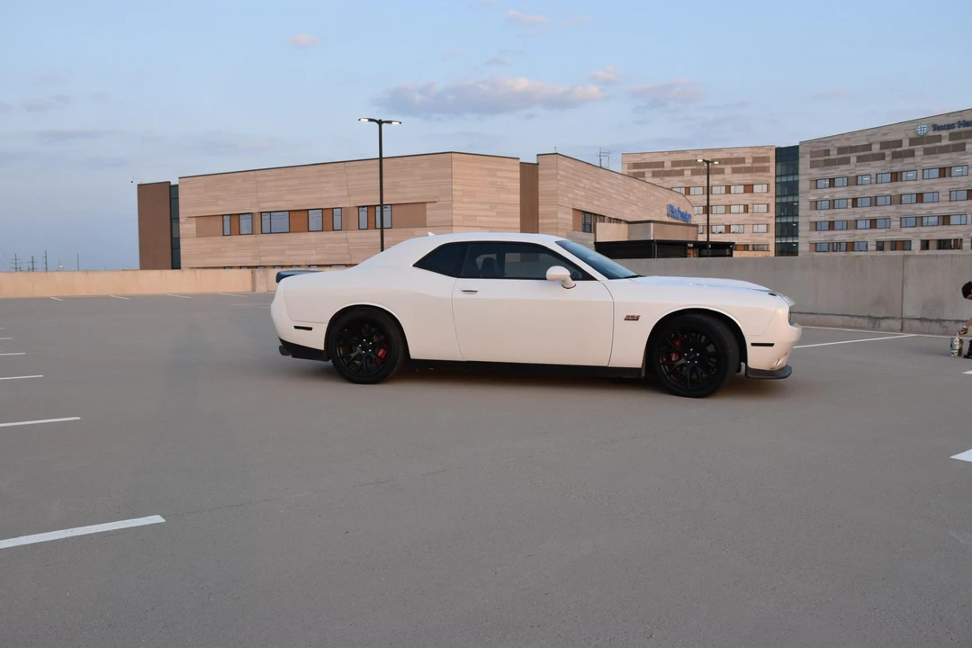 2015 Dodge Challenger SRT8 & 392 3rd Gen - Image 17 of 31