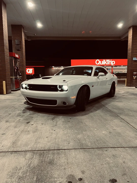 2015 Dodge Challenger SRT8 & 392 3rd Gen - Image 28 of 31