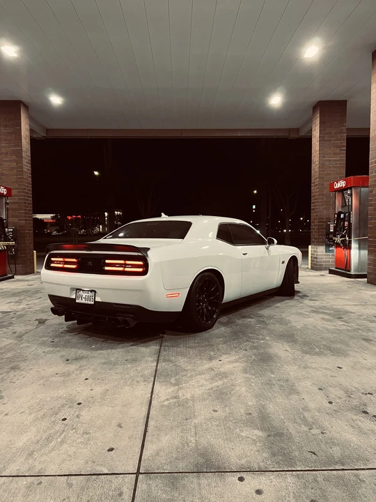 2015 Dodge Challenger SRT8 & 392 3rd Gen - Image 27 of 31