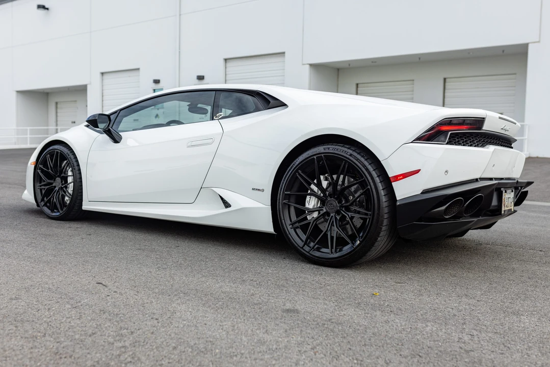 2015 Lamborghini Huracan LP610-4 - Image 3 of 31