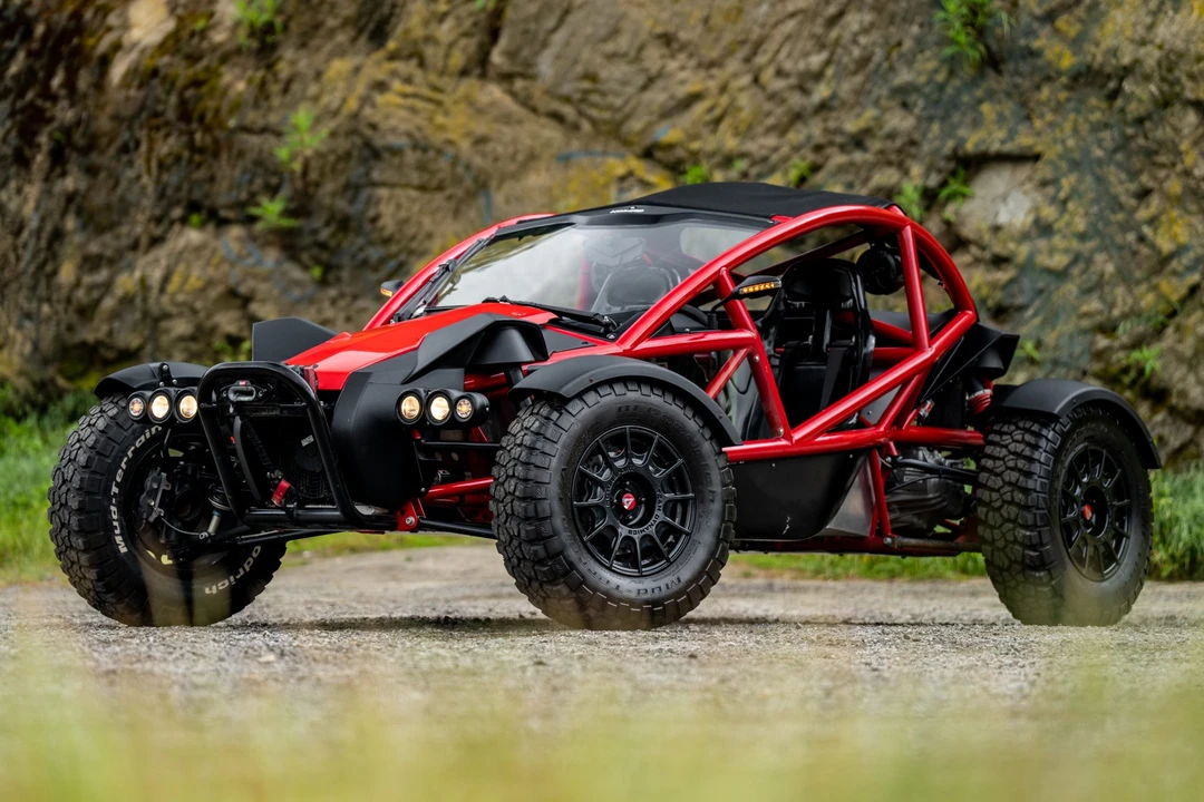 2016 Ariel - Image 2 of 31