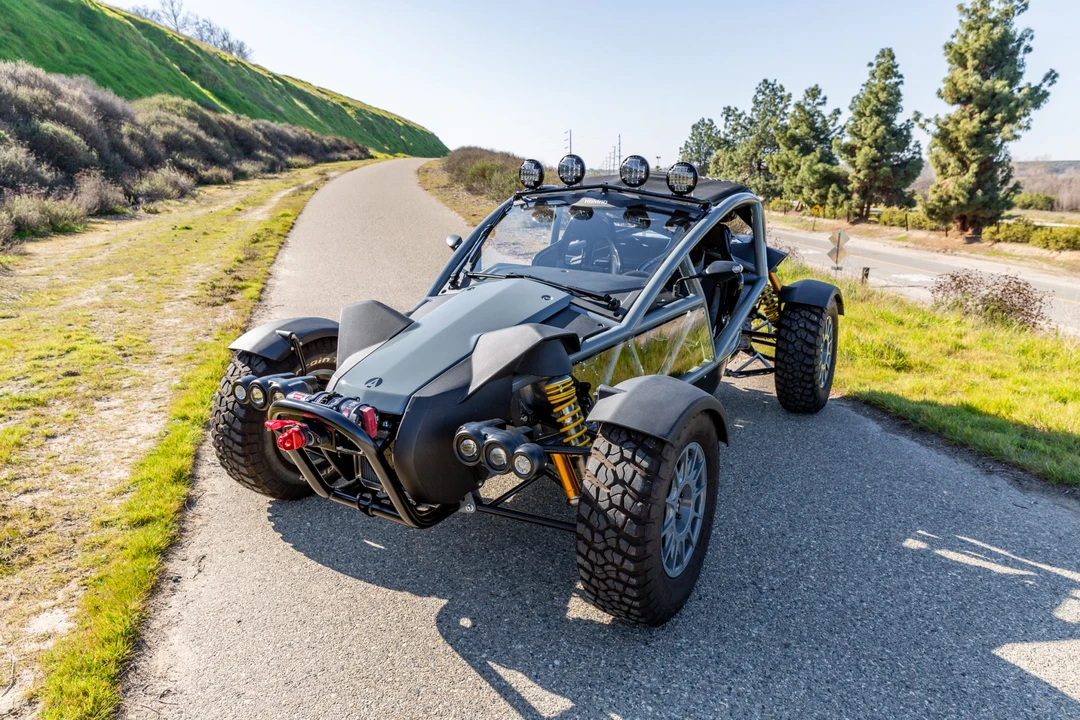2017 Ariel - Image 2 of 31