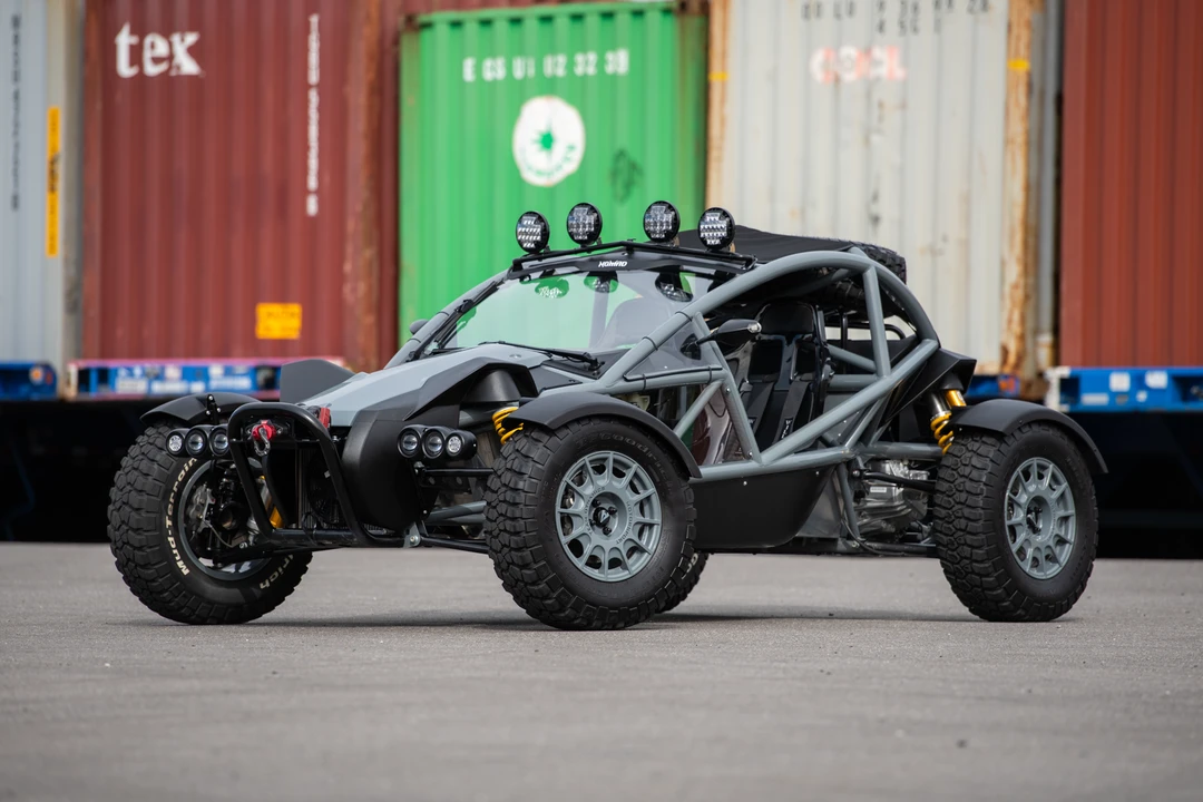 2017 Ariel - Image 2 of 31