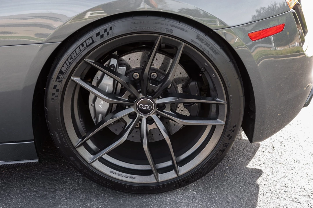 2017 Audi 4S R8 - Image 27 of 31