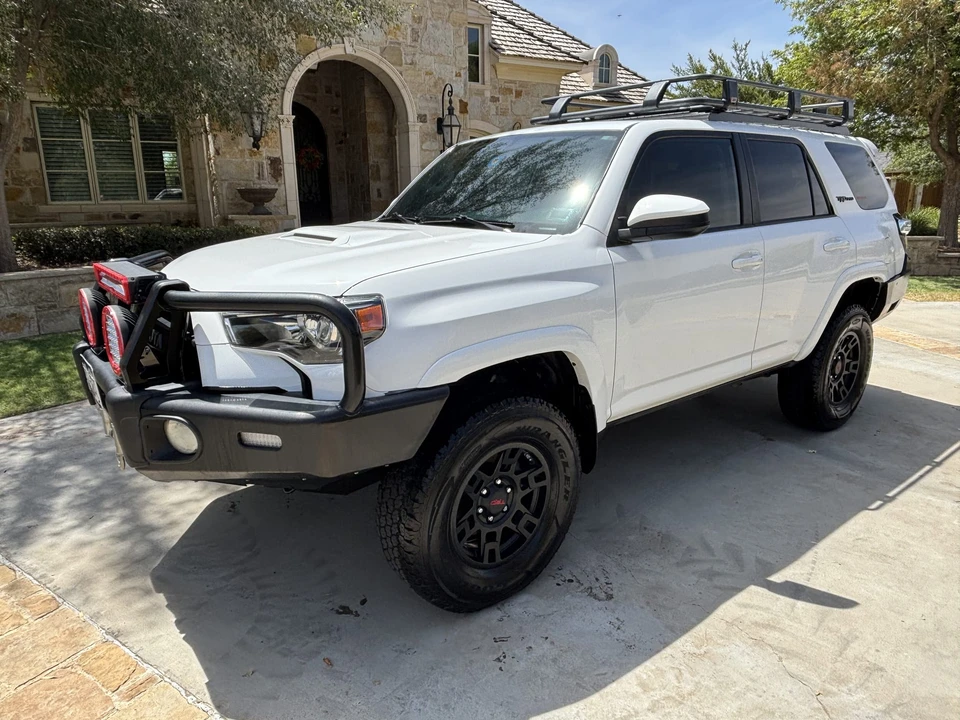 2017 Toyota 4Runner 5th Gen - Image 2 of 31