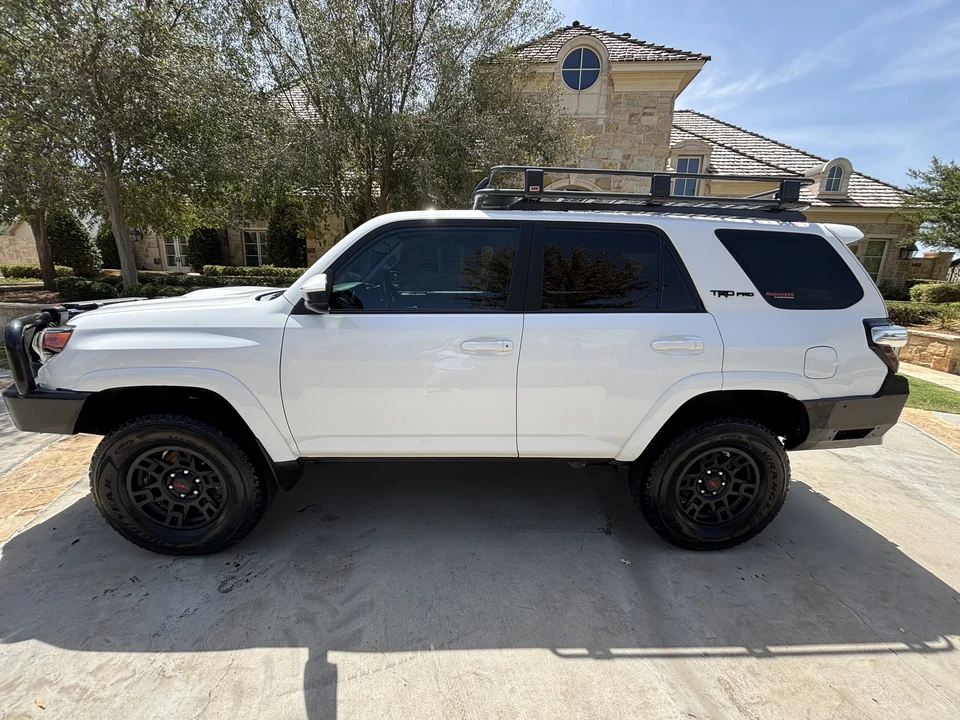2017 Toyota 4Runner 5th Gen - Image 14 of 31