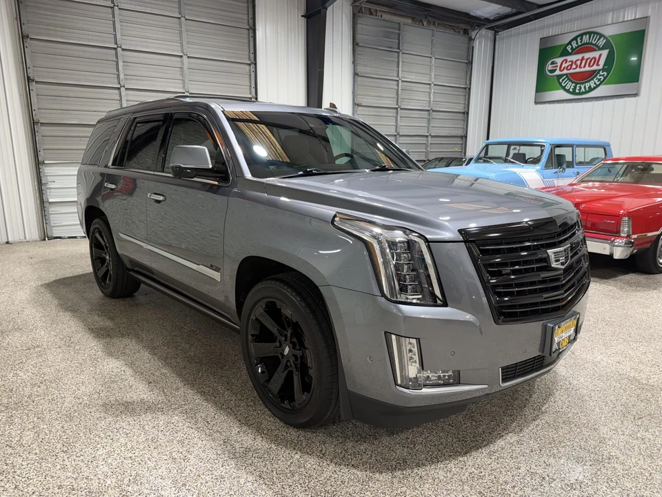 2018 Cadillac Escalade 4th Gen - Image 25 of 31