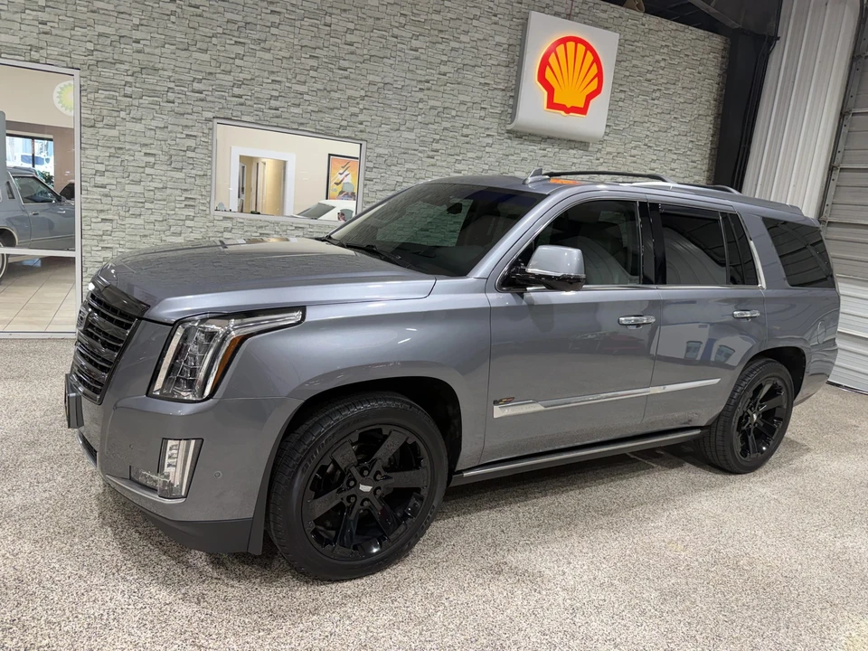 2018 Cadillac Escalade 4th Gen - Image 21 of 31