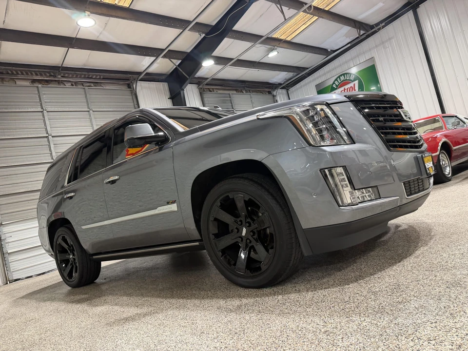 2018 Cadillac Escalade 4th Gen - Image 30 of 31