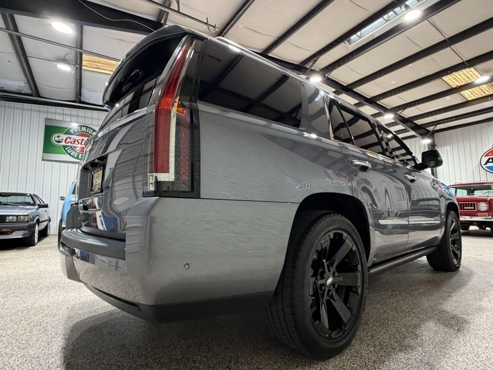 2018 Cadillac Escalade 4th Gen - Image 17 of 31