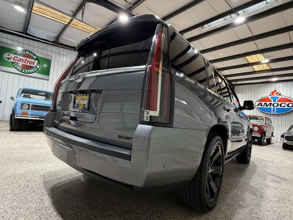 2018 Cadillac Escalade 4th Gen - Image 16 of 31