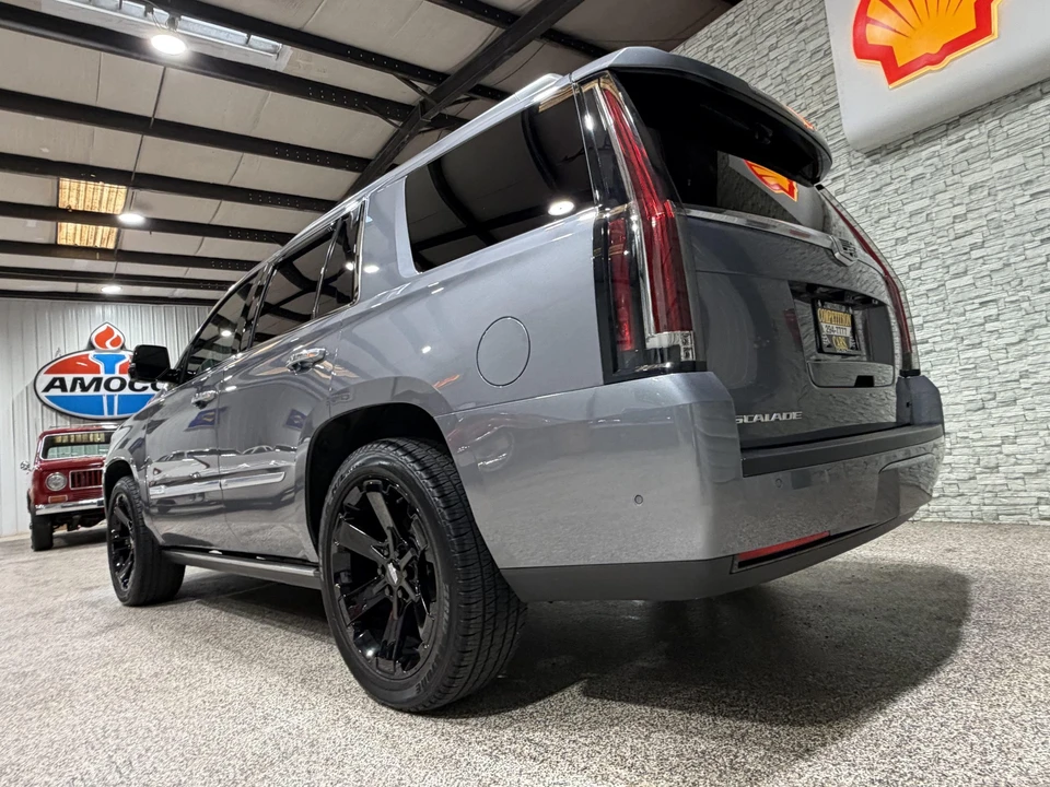 2018 Cadillac Escalade 4th Gen - Image 11 of 31