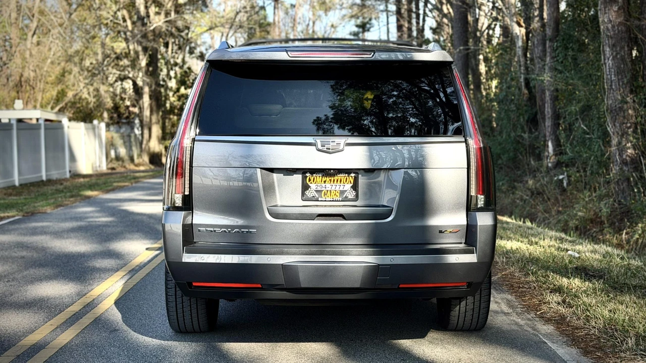 2018 Cadillac Escalade 4th Gen - Image 15 of 31