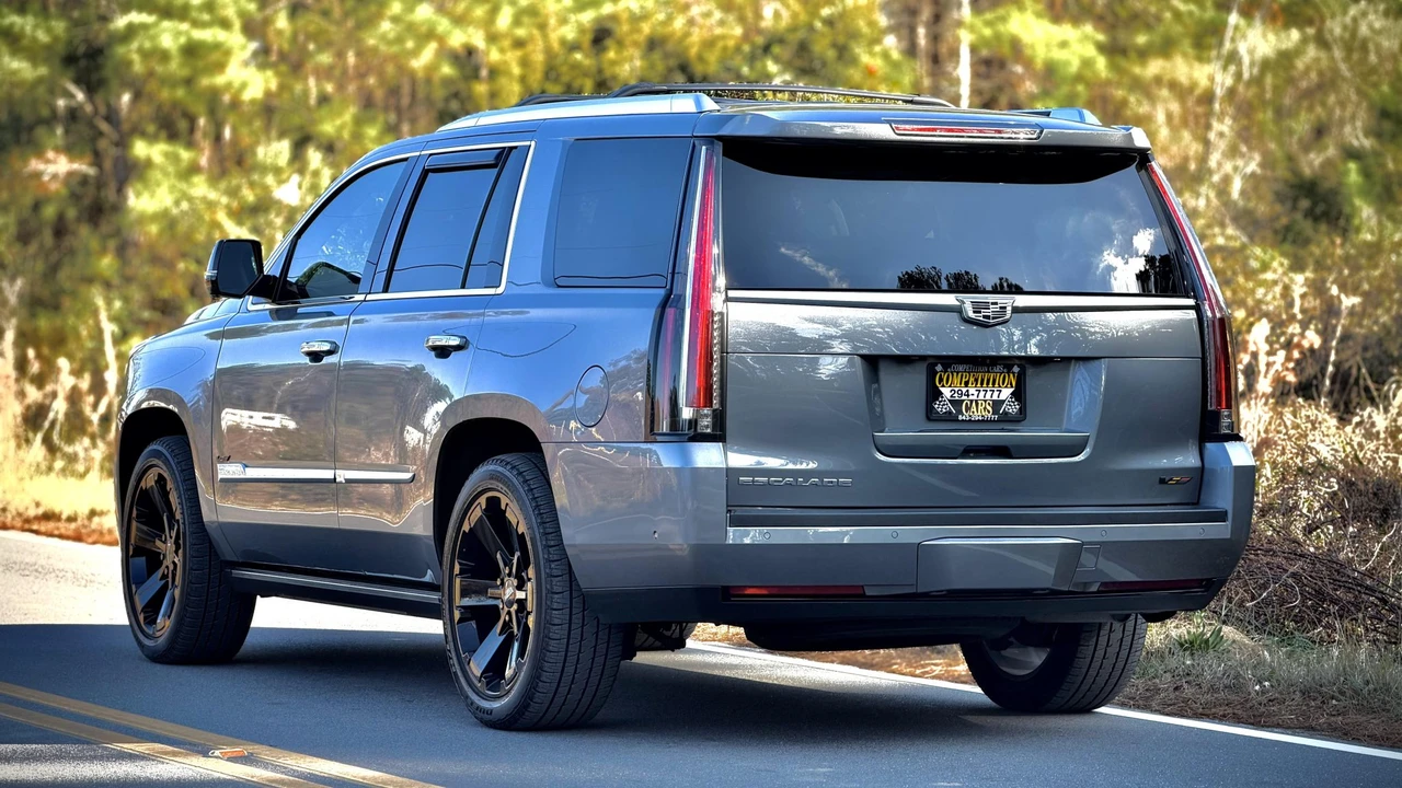 2018 Cadillac Escalade 4th Gen - Image 17 of 31