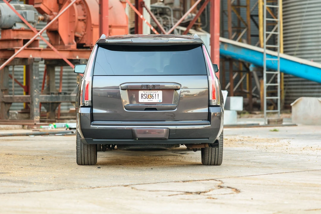 2018 GMC Yukon 4th Gen - Image 28 of 31