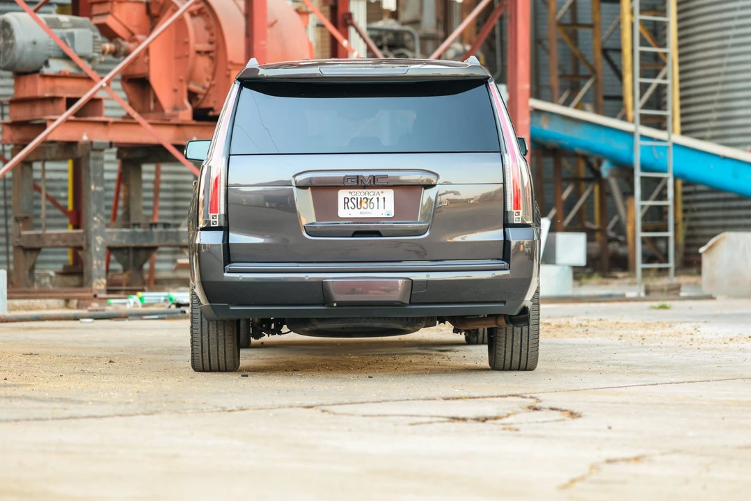 2018 GMC Yukon 4th Gen - Image 27 of 31