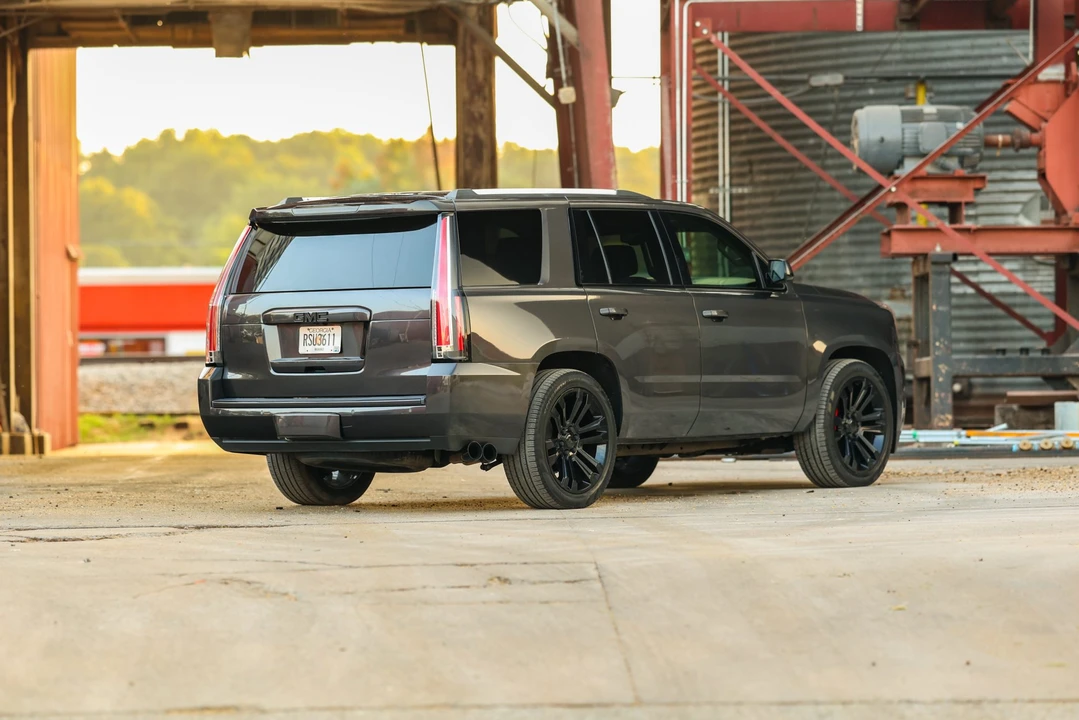 2018 GMC Yukon 4th Gen - Image 21 of 31