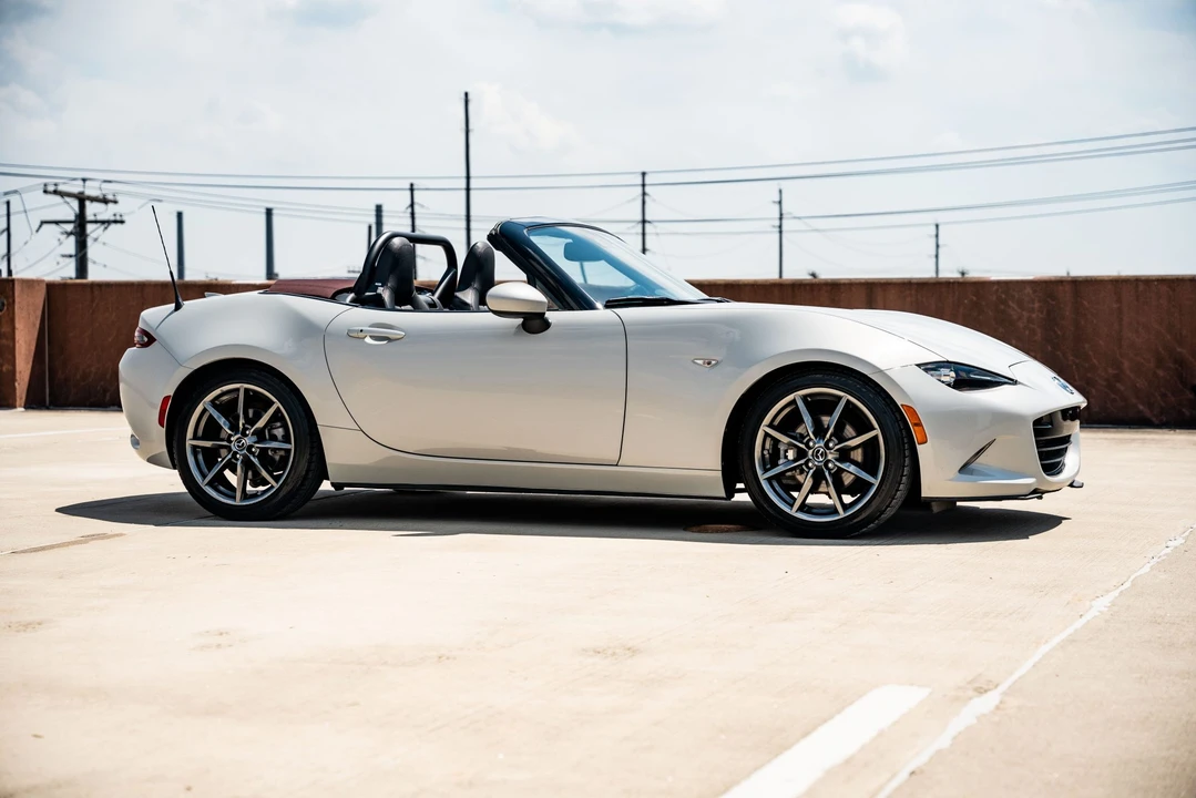 2018 Mazda ND MX-5 Miata - Image 9 of 31