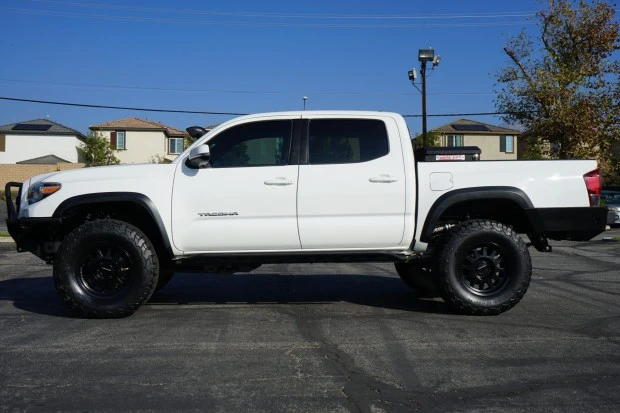 2018 Toyota Tacoma 3rd Gen - Image 3 of 7