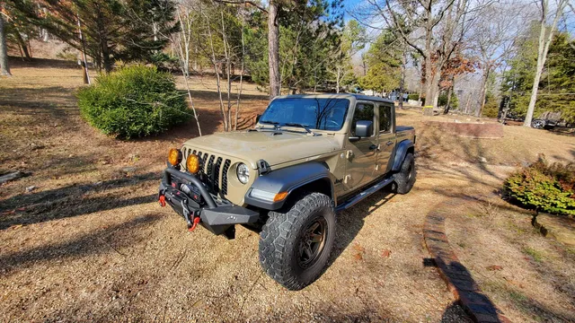 2020 Jeep JT Gladiator - Image 2 of 31