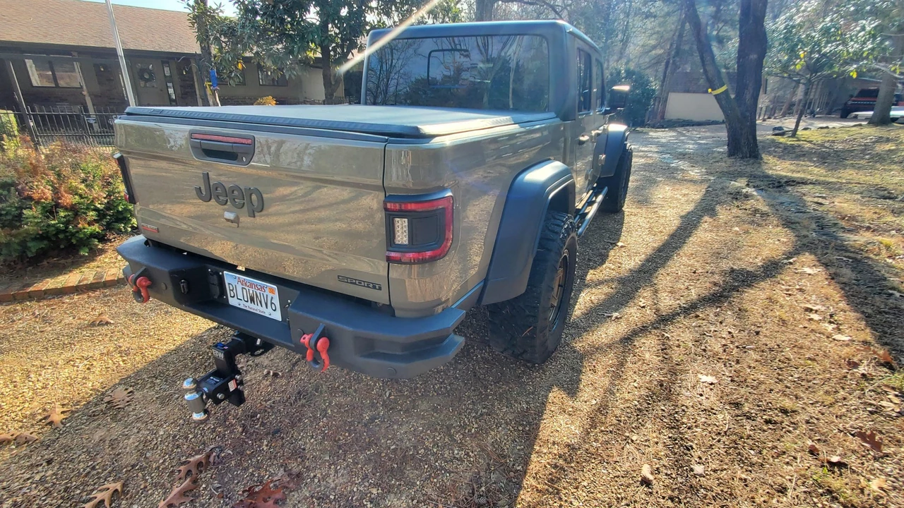 2020 Jeep JT Gladiator - Image 29 of 31