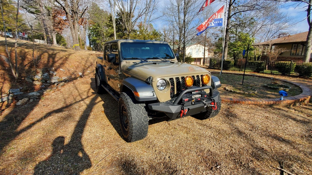 2020 Jeep JT Gladiator - Image 18 of 31