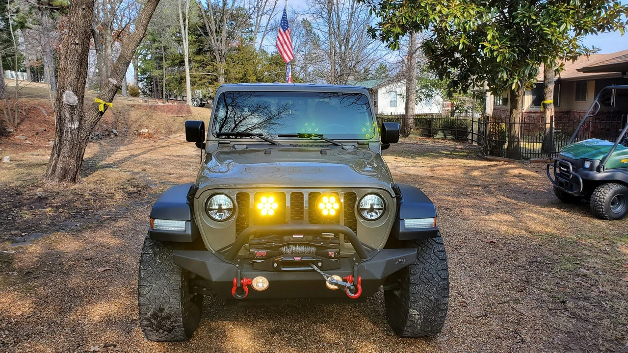 2020 Jeep JT Gladiator - Image 14 of 31
